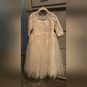 Size 4 flower girl dress NWT champagne tulle lace applique